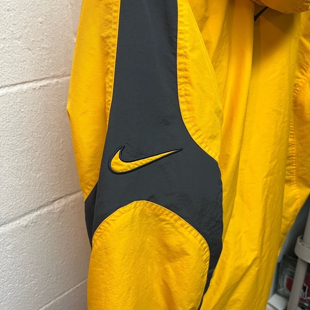 Vintage Nike Men's Performance Jacket in Yellow and Black. XXL - Picture 7 of 8